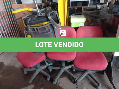LOTE 456 - 04 CADEIRAS PARA ESCRITÓRIO COM AVARIAS. (NO ESTADO) ATENÇÃO! FAZER A VISITAÇÃO ANTES DE ARREMATAR, NÃO SABEMOS SE FUNCIONA. LEILÃO NÃO TEM GARANTIA E NEM DEVOLUÇÃO, SUJEITO A POSSÍVEIS AVARIAS VISÍVEIS/OCULTAS E/OU AUSÊNCIA DE COMPONENTES.