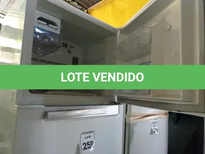 LOTE 259 - 01 GELADEIRA MARCA ELECTROLUX 220V. (NO ESTADO) ATENÇÃO! FAZER A VISITAÇÃO ANTES DE ARREMATAR, NÃO SABEMOS SE FUNCIONA. LEILÃO NÃO TEM GARANTIA E NEM DEVOLUÇÃO, SUJEITO A POSSÍVEIS AVARIAS VISÍVEIS/OCULTAS E/OU AUSÊNCIA DE COMPONENTES.