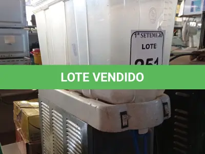 LOTE 251 - 01 REFRESQUEIRA. (NO ESTADO) ATENÇÃO! FAZER A VISITAÇÃO ANTES DE ARREMATAR, NÃO SABEMOS SE FUNCIONA. LEILÃO NÃO TEM GARANTIA E NEM DEVOLUÇÃO, SUJEITO A POSSÍVEIS AVARIAS VISÍVEIS/OCULTAS E/OU AUSÊNCIA DE COMPONENTES.
