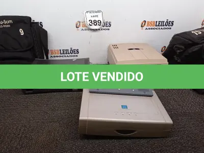 LOTE 389 - 01 XBOX360 E 02 PROJETORES E 02 BOLSAS.  (NO ESTADO) ATENÇÃO! FAZER A VISITAÇÃO ANTES DE ARREMATAR, NÃO SABEMOS SE FUNCIONA. LEILÃO NÃO TEM GARANTIA E NEM DEVOLUÇÃO, SUJEITO A POSSÍVEIS AVARIAS VISÍVEIS/OCULTAS E/OU AUSÊNCIA DE COMPONENTES.