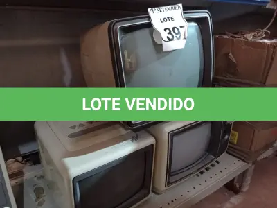 LOTE 397 - 03 TVS DE TUBO ANTIGA. (NO ESTADO) ATENÇÃO! FAZER A VISITAÇÃO ANTES DE ARREMATAR, NÃO SABEMOS SE FUNCIONA. LEILÃO NÃO TEM GARANTIA E NEM DEVOLUÇÃO, SUJEITO A POSSÍVEIS AVARIAS VISÍVEIS/OCULTAS E/OU AUSÊNCIA DE COMPONENTES.