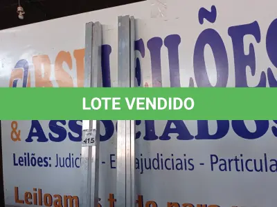 LOTE 415 - 08 RÉGUAS DE ALUMÍNIO 2M CADA. (NO ESTADO) ATENÇÃO! FAZER A VISITAÇÃO ANTES DE ARREMATAR, NÃO SABEMOS SE FUNCIONA. LEILÃO NÃO TEM GARANTIA E NEM DEVOLUÇÃO, SUJEITO A POSSÍVEIS AVARIAS VISÍVEIS/OCULTAS E/OU AUSÊNCIA DE COMPONENTES.
