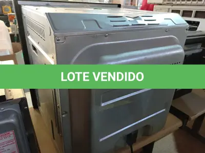 LOTE 175 - 01 FORNO ELÉTRICO DE EMBUTIR MARCA ELETROMEC 220V. (NO ESTADO) ATENÇÃO! FAZER A VISITAÇÃO ANTES DE ARREMATAR, NÃO SABEMOS SE FUNCIONA. LEILÃO NÃO TEM GARANTIA E NEM DEVOLUÇÃO, SUJEITO A POSSÍVEIS AVARIAS VISÍVEIS/OCULTAS E/OU AUSÊNCIA DE COMPONENTES.