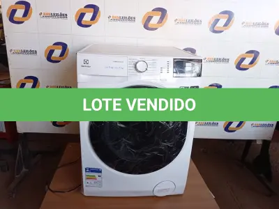 LOTE 150 - 01 LAVA E SECA 11KG MARCA ELECTROLUX. (NO ESTADO) ATENÇÃO! FAZER A VISITAÇÃO ANTES DE ARREMATAR, NÃO SABEMOS SE FUNCIONA. LEILÃO NÃO TEM GARANTIA E NEM DEVOLUÇÃO, SUJEITO A POSSÍVEIS AVARIAS VISÍVEIS/OCULTAS E/OU AUSÊNCIA DE COMPONENTES.
