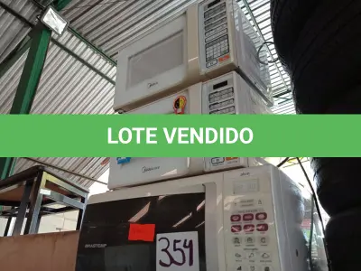 LOTE 354 - 03 MICROONDAS MARCAS E MODELOS DIVERSOS. (NO ESTADO) ATENÇÃO! FAZER A VISITAÇÃO ANTES DE ARREMATAR, NÃO SABEMOS SE FUNCIONA. LEILÃO NÃO TEM GARANTIA E NEM DEVOLUÇÃO, SUJEITO A POSSÍVEIS AVARIAS VISÍVEIS/OCULTAS E/OU AUSÊNCIA DE COMPONENTES.