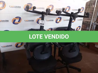 LOTE 464 - 04 CADEIRAS PARA ESCRITÓRIO BASE GIRATÓRIA. (NO ESTADO) ATENÇÃO! FAZER A VISITAÇÃO ANTES DE ARREMATAR, NÃO SABEMOS SE FUNCIONA. LEILÃO NÃO TEM GARANTIA E NEM DEVOLUÇÃO, SUJEITO A POSSÍVEIS AVARIAS VISÍVEIS/OCULTAS E/OU AUSÊNCIA DE COMPONENTES.