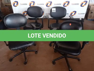 LOTE 469 - 04 CADEIRAS PARA ESCRITÓRIO BASE GIRATÓRIA. (NO ESTADO) ATENÇÃO! FAZER A VISITAÇÃO ANTES DE ARREMATAR, NÃO SABEMOS SE FUNCIONA. LEILÃO NÃO TEM GARANTIA E NEM DEVOLUÇÃO, SUJEITO A POSSÍVEIS AVARIAS VISÍVEIS/OCULTAS E/OU AUSÊNCIA DE COMPONENTES.