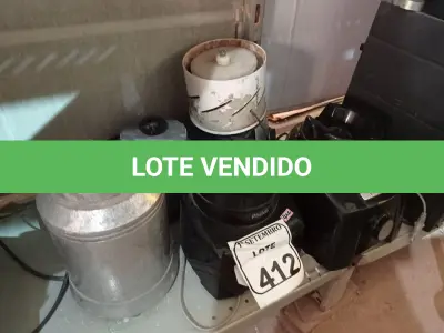 LOTE 412 - 06 BASES DE LIQUIDIFICADORES MARCAS E MODELOS DIVERSOS. (NO ESTADO) ATENÇÃO! FAZER A VISITAÇÃO ANTES DE ARREMATAR, NÃO SABEMOS SE FUNCIONA. LEILÃO NÃO TEM GARANTIA E NEM DEVOLUÇÃO, SUJEITO A POSSÍVEIS AVARIAS VISÍVEIS/OCULTAS E/OU AUSÊNCIA DE COMPONENTES.