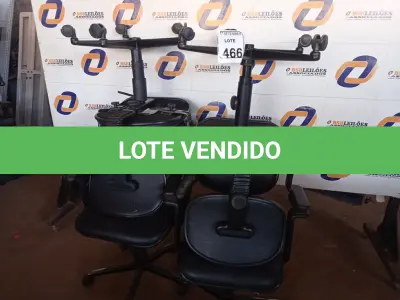 LOTE 466 - 04 CADEIRAS PARA ESCRITÓRIO BASE GIRATÓRIA. (NO ESTADO) ATENÇÃO! FAZER A VISITAÇÃO ANTES DE ARREMATAR, NÃO SABEMOS SE FUNCIONA. LEILÃO NÃO TEM GARANTIA E NEM DEVOLUÇÃO, SUJEITO A POSSÍVEIS AVARIAS VISÍVEIS/OCULTAS E/OU AUSÊNCIA DE COMPONENTES.