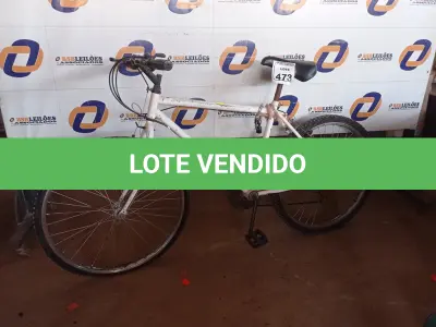 LOTE 473 - 01 BICICLETA. (NO ESTADO) ATENÇÃO! FAZER A VISITAÇÃO ANTES DE ARREMATAR, NÃO SABEMOS SE FUNCIONA. LEILÃO NÃO TEM GARANTIA E NEM DEVOLUÇÃO, SUJEITO A POSSÍVEIS AVARIAS VISÍVEIS/OCULTAS E/OU AUSÊNCIA DE COMPONENTES.