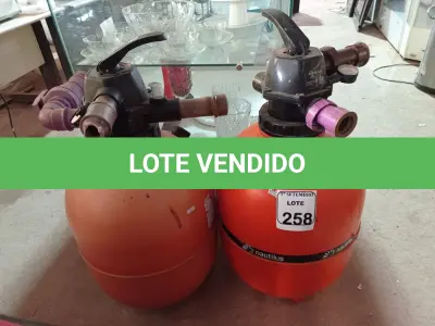 LOTE 258 - 02 FILTRAS PARA PISCINA. (NO ESTADO) ATENÇÃO! FAZER A VISITAÇÃO ANTES DE ARREMATAR, NÃO SABEMOS SE FUNCIONA. LEILÃO NÃO TEM GARANTIA E NEM DEVOLUÇÃO, SUJEITO A POSSÍVEIS AVARIAS VISÍVEIS/OCULTAS E/OU AUSÊNCIA DE COMPONENTES.
