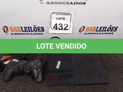 LOTE 432 - 01 PS2 COM CONTROLE E CABOS. (NO ESTADO) ATENÇÃO! FAZER A VISITAÇÃO ANTES DE ARREMATAR, NÃO SABEMOS SE FUNCIONA. LEILÃO NÃO TEM GARANTIA E NEM DEVOLUÇÃO, SUJEITO A POSSÍVEIS AVARIAS VISÍVEIS/OCULTAS E/OU AUSÊNCIA DE COMPONENTES.