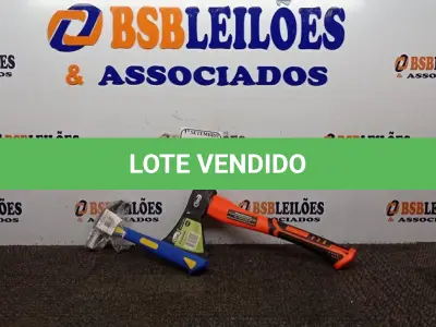 LOTE 110 - 01 MACHADO E 01 MARTELO. (NO ESTADO) ATENÇÃO! FAZER A VISITAÇÃO ANTES DE ARREMATAR, NÃO SABEMOS SE FUNCIONA. LEILÃO NÃO TEM GARANTIA E NEM DEVOLUÇÃO, SUJEITO A POSSÍVEIS AVARIAS VISÍVEIS/OCULTAS E/OU AUSÊNCIA DE COMPONENTES.