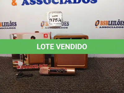 LOTE 075 - 01 IKARAOKE BOX MODELO KITS-1687 (NOVO) (NO ESTADO) ATENÇÃO! FAZER A VISITAÇÃO ANTES DE ARREMATAR, NÃO SABEMOS SE FUNCIONA. LEILÃO NÃO TEM GARANTIA E NEM DEVOLUÇÃO, SUJEITO A POSSÍVEIS AVARIAS VISÍVEIS/OCULTAS E/OU AUSÊNCIA DE COMPONENTES.