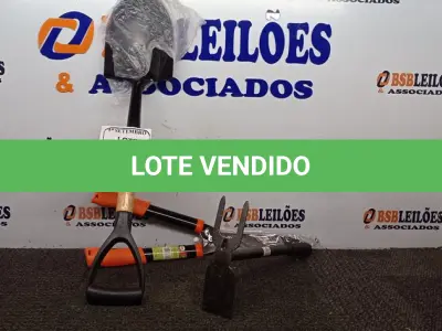 LOTE 070 - 01 SACHO PARA JARDINAGEM, 01 PÁ E 01 TESOURA PARA JARDIM. (NO ESTADO) ATENÇÃO! FAZER A VISITAÇÃO ANTES DE ARREMATAR, NÃO SABEMOS SE FUNCIONA. LEILÃO NÃO TEM GARANTIA E NEM DEVOLUÇÃO, SUJEITO A POSSÍVEIS AVARIAS VISÍVEIS/OCULTAS E/OU AUSÊNCIA DE COMPONENTES.