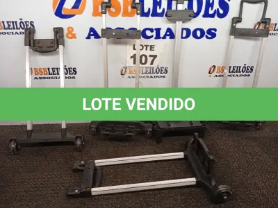 LOTE 107 - 05 - SUPORTES CARRINHO MOCHILA COM RODINHAS (NO ESTADO, NÃO SABEMOS SE FUNCIONA. LEILÃO NÃO TEM GARANTIA E NEM DEVOLUÇÃO, SUJEITO A POSSÍVEIS AVARIAS VISÍVEIS/OCULTAS E/OU AUSÊNCIA DE COMPONENTES)