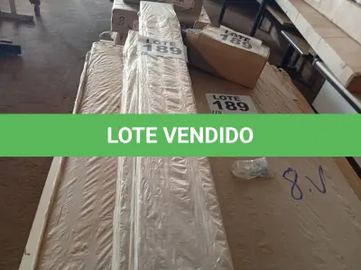 LOTE 189 - 01 – GUARDA ROUPA CASAL 1062 INCOMPLETO. (NO ESTADO, NÃO SABEMOS SE FUNCIONA. LEILÃO NÃO TEM GARANTIA E NEM DEVOLUÇÃO, SUJEITO A POSSÍVEIS AVARIAS VISÍVEIS/OCULTAS E/OU AUSÊNCIA DE COMPONENTES)