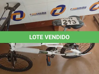 LOTE 213 - 01 - BICICLETA ARO 20 COLLI CROSS EXTREME FREIO V-BREAK (NO ESTADO, NÃO SABEMOS SE FUNCIONA. LEILÃO NÃO TEM GARANTIA E NEM DEVOLUÇÃO, SUJEITO A POSSÍVEIS AVARIAS VISÍVEIS/OCULTAS E/OU AUSÊNCIA DE COMPONENTES)