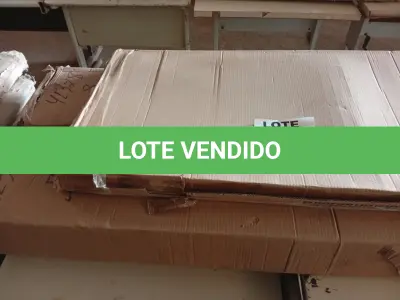 LOTE 173 - 01 - 01 - CAMA COM CABECEIRA CASAL ESTOFADA UVAIA CABECASA (NO ESTADO, NÃO SABEMOS SE FUNCIONA. LEILÃO NÃO TEM GARANTIA E NEM DEVOLUÇÃO, SUJEITO A POSSÍVEIS AVARIAS VISÍVEIS/OCULTAS E/OU AUSÊNCIA DE COMPONENTES)