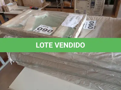 LOTE 090 - 01 - GUARDA-ROUPA AYLA 2 PORTAS (NO ESTADO, NÃO SABEMOS SE FUNCIONA. LEILÃO NÃO TEM GARANTIA E NEM DEVOLUÇÃO, SUJEITO A POSSÍVEIS AVARIAS VISÍVEIS/OCULTAS E/OU AUSÊNCIA DE COMPONENTES)