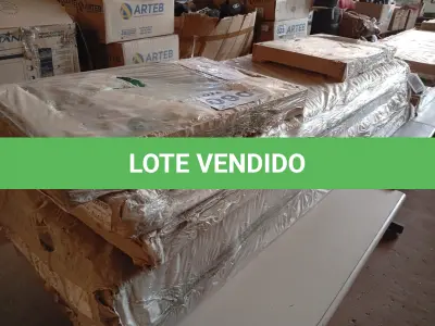 LOTE 090 - 01 - GUARDA-ROUPA AYLA 2 PORTAS (NO ESTADO, NÃO SABEMOS SE FUNCIONA. LEILÃO NÃO TEM GARANTIA E NEM DEVOLUÇÃO, SUJEITO A POSSÍVEIS AVARIAS VISÍVEIS/OCULTAS E/OU AUSÊNCIA DE COMPONENTES)