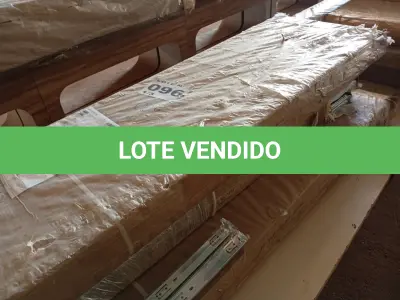 LOTE 096 - 01 - GUARDA ROUPA MILÃO 8 PORTAS WENGUE (NO ESTADO, NÃO SABEMOS SE FUNCIONA. LEILÃO NÃO TEM GARANTIA E NEM DEVOLUÇÃO, SUJEITO A POSSÍVEIS AVARIAS VISÍVEIS/OCULTAS E/OU AUSÊNCIA DE COMPONENTES)