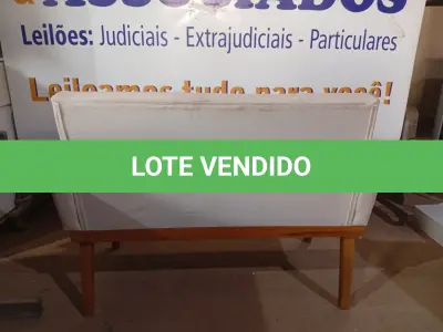 LOTE 133 - 01 - SOFÁ NAMORADEIRA 2 LUGARES (NO ESTADO, NÃO SABEMOS SE FUNCIONA. LEILÃO NÃO TEM GARANTIA E NEM DEVOLUÇÃO, SUJEITO A POSSÍVEIS AVARIAS VISÍVEIS/OCULTAS E/OU AUSÊNCIA DE COMPONENTES)