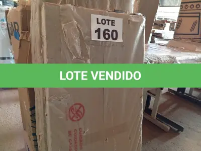 LOTE 160 - 01 - PAINEL PARA TV ATÉ 42 POLEGADAS COM PRATELEIRA DENVER J CARVALHO (NO ESTADO, NÃO SABEMOS SE FUNCIONA. LEILÃO NÃO TEM GARANTIA E NEM DEVOLUÇÃO, SUJEITO A POSSÍVEIS AVARIAS VISÍVEIS/OCULTAS E/OU AUSÊNCIA DE COMPONENTES)