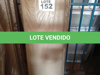 LOTE 152 - 01 - GUARDA-ROUPA MALBEC DE CASAL INCORPLAC (NO ESTADO, NÃO SABEMOS SE FUNCIONA. LEILÃO NÃO TEM GARANTIA E NEM DEVOLUÇÃO, SUJEITO A POSSÍVEIS AVARIAS VISÍVEIS/OCULTAS E/OU AUSÊNCIA DE COMPONENTES)