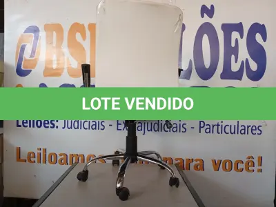 LOTE 075 - 01 – CADEIRA DE ESCRITÓRIO (NO ESTADO, NÃO SABEMOS SE FUNCIONA. LEILÃO NÃO TEM GARANTIA E NEM DEVOLUÇÃO, SUJEITO A POSSÍVEIS AVARIAS VISÍVEIS/OCULTAS E/OU AUSÊNCIA DE COMPONENTES)