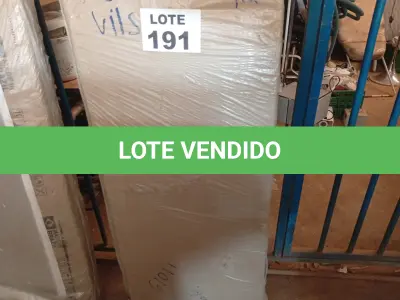 LOTE 191 - 01 - ARMARIO COZINHA 7 PORTAS E 2 GAVETAS (NO ESTADO, NÃO SABEMOS SE FUNCIONA. LEILÃO NÃO TEM GARANTIA E NEM DEVOLUÇÃO, SUJEITO A POSSÍVEIS AVARIAS VISÍVEIS/OCULTAS E/OU AUSÊNCIA DE COMPONENTES)