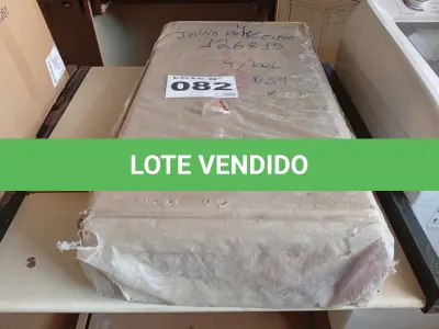 LOTE 082 - 01 - CÔMODA 4 GAVETAS COM PORTA GRAN SELENA (NO ESTADO, NÃO SABEMOS SE FUNCIONA. LEILÃO NÃO TEM GARANTIA E NEM DEVOLUÇÃO, SUJEITO A POSSÍVEIS AVARIAS VISÍVEIS/OCULTAS E/OU AUSÊNCIA DE COMPONENTES)