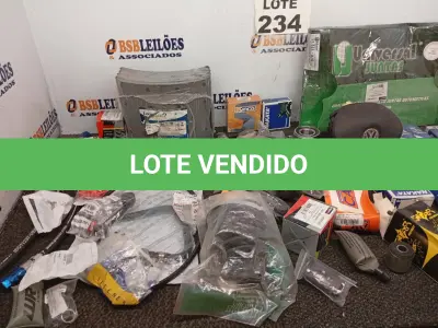 LOTE 234 - APROXIMADO 70 ITENS AUTOMOTIVOS DIVERSOS (NO ESTADO, NÃO SABEMOS SE FUNCIONA. LEILÃO NÃO TEM GARANTIA E NEM DEVOLUÇÃO, SUJEITO A POSSÍVEIS AVARIAS VISÍVEIS/OCULTAS E/OU AUSÊNCIA DE COMPONENTES)