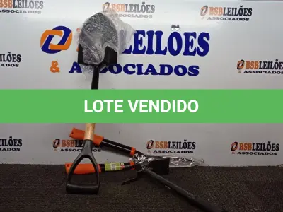 LOTE 070 - 01 SACHO PARA JARDINAGEM, 01 PÁ E 01 TESOURA PARA JARDIM. (NO ESTADO) ATENÇÃO! FAZER A VISITAÇÃO ANTES DE ARREMATAR, NÃO SABEMOS SE FUNCIONA. LEILÃO NÃO TEM GARANTIA E NEM DEVOLUÇÃO, SUJEITO A POSSÍVEIS AVARIAS VISÍVEIS/OCULTAS E/OU AUSÊNCIA DE COMPONENTES.
