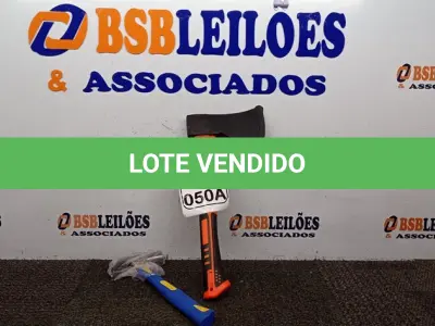 LOTE 050 - 01 MACHADO E 01 MARTELO. (NO ESTADO) ATENÇÃO! FAZER A VISITAÇÃO ANTES DE ARREMATAR, NÃO SABEMOS SE FUNCIONA. LEILÃO NÃO TEM GARANTIA E NEM DEVOLUÇÃO, SUJEITO A POSSÍVEIS AVARIAS VISÍVEIS/OCULTAS E/OU AUSÊNCIA DE COMPONENTES.