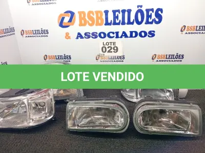 LOTE 029 - 09 – FARÓIS DIVERSOS (NO ESTADO, NÃO SABEMOS SE FUNCIONA. LEILÃO NÃO TEM GARANTIA E NEM DEVOLUÇÃO, SUJEITO A POSSÍVEIS AVARIAS VISÍVEIS/OCULTAS E/OU AUSÊNCIA DE COMPONENTES)