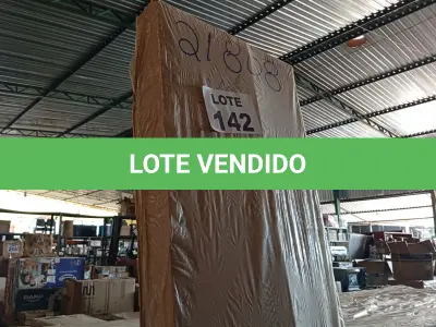 LOTE 142 - 01 - RACK PARA TV RETRO PÊS 1 80M 6917A (NO ESTADO, NÃO SABEMOS SE FUNCIONA. LEILÃO NÃO TEM GARANTIA E NEM DEVOLUÇÃO, SUJEITO A POSSÍVEIS AVARIAS VISÍVEIS/OCULTAS E/OU AUSÊNCIA DE COMPONENTES)