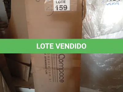 LOTE 159 - 01 - MESA DE ESCRITÓRIO STUDIO NOGAL 150 CM (NO ESTADO, NÃO SABEMOS SE FUNCIONA. LEILÃO NÃO TEM GARANTIA E NEM DEVOLUÇÃO, SUJEITO A POSSÍVEIS AVARIAS VISÍVEIS/OCULTAS E/OU AUSÊNCIA DE COMPONENTES)