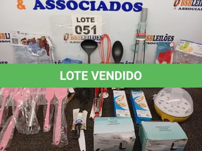 LOTE 051 - 21 – UTENSÍLIOS DOMÉSTICOS DIVERSOS (NO ESTADO, NÃO SABEMOS SE FUNCIONA. LEILÃO NÃO TEM GARANTIA E NEM DEVOLUÇÃO, SUJEITO A POSSÍVEIS AVARIAS VISÍVEIS/OCULTAS E/OU AUSÊNCIA DE COMPONENTES)