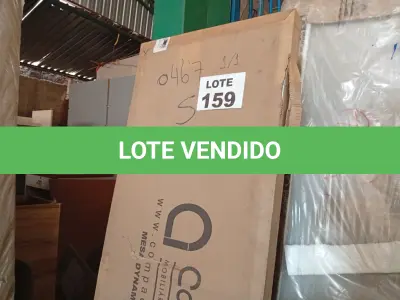 LOTE 159 - 01 - MESA DE ESCRITÓRIO STUDIO NOGAL 150 CM (NO ESTADO, NÃO SABEMOS SE FUNCIONA. LEILÃO NÃO TEM GARANTIA E NEM DEVOLUÇÃO, SUJEITO A POSSÍVEIS AVARIAS VISÍVEIS/OCULTAS E/OU AUSÊNCIA DE COMPONENTES)
