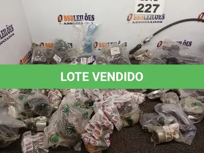 LOTE 227 - APROXIMADO 70 ITENS AUTOMOTIVOS DIVERSOS (NO ESTADO, NÃO SABEMOS SE FUNCIONA. LEILÃO NÃO TEM GARANTIA E NEM DEVOLUÇÃO, SUJEITO A POSSÍVEIS AVARIAS VISÍVEIS/OCULTAS E/OU AUSÊNCIA DE COMPONENTES)
