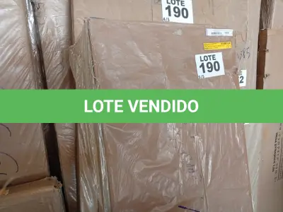 LOTE 190 - 01 - GUARDA ROUPA SIDNEY PLUS 3 PORTAS (NO ESTADO, NÃO SABEMOS SE FUNCIONA. LEILÃO NÃO TEM GARANTIA E NEM DEVOLUÇÃO, SUJEITO A POSSÍVEIS AVARIAS VISÍVEIS/OCULTAS E/OU AUSÊNCIA DE COMPONENTES)