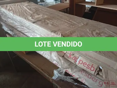 LOTE 180 - 01 - GUARDA-ROUPA CASAL KAPPESBERG F546 6 PORTAS 6 GAVETAS (NO ESTADO, NÃO SABEMOS SE FUNCIONA. LEILÃO NÃO TEM GARANTIA E NEM DEVOLUÇÃO, SUJEITO A POSSÍVEIS AVARIAS VISÍVEIS/OCULTAS E/OU AUSÊNCIA DE COMPONENTES)