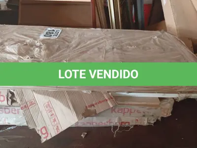 LOTE 180 - 01 - GUARDA-ROUPA CASAL KAPPESBERG F546 6 PORTAS 6 GAVETAS (NO ESTADO, NÃO SABEMOS SE FUNCIONA. LEILÃO NÃO TEM GARANTIA E NEM DEVOLUÇÃO, SUJEITO A POSSÍVEIS AVARIAS VISÍVEIS/OCULTAS E/OU AUSÊNCIA DE COMPONENTES)