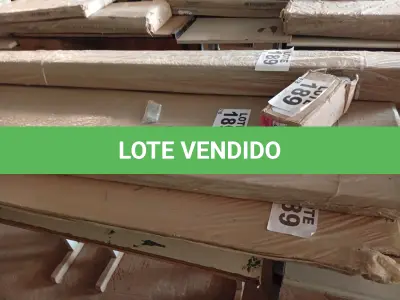 LOTE 189 - 01 – GUARDA ROUPA CASAL 1062 INCOMPLETO. (NO ESTADO, NÃO SABEMOS SE FUNCIONA. LEILÃO NÃO TEM GARANTIA E NEM DEVOLUÇÃO, SUJEITO A POSSÍVEIS AVARIAS VISÍVEIS/OCULTAS E/OU AUSÊNCIA DE COMPONENTES)