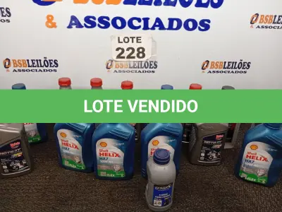 LOTE 228 - 15 – ÓLEOS AUTOMOTIVOS DIVERSOS (NO ESTADO, NÃO SABEMOS SE FUNCIONA. LEILÃO NÃO TEM GARANTIA E NEM DEVOLUÇÃO, SUJEITO A POSSÍVEIS AVARIAS VISÍVEIS/OCULTAS E/OU AUSÊNCIA DE COMPONENTES)