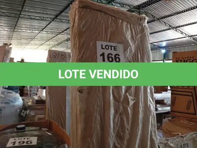 LOTE 166 - 01 - RACK PARA TV RETRO PÊS 1 80M 6917A (NO ESTADO, NÃO SABEMOS SE FUNCIONA. LEILÃO NÃO TEM GARANTIA E NEM DEVOLUÇÃO, SUJEITO A POSSÍVEIS AVARIAS VISÍVEIS/OCULTAS E/OU AUSÊNCIA DE COMPONENTES)