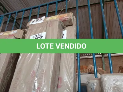 LOTE 177 - 01 - GUARDA ROUPA CASAL MALIBU 6 PORTAS (NO ESTADO, NÃO SABEMOS SE FUNCIONA. LEILÃO NÃO TEM GARANTIA E NEM DEVOLUÇÃO, SUJEITO A POSSÍVEIS AVARIAS VISÍVEIS/OCULTAS E/OU AUSÊNCIA DE COMPONENTES)