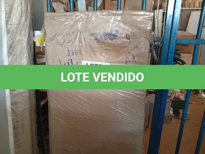 LOTE 191 - 01 - ARMARIO COZINHA 7 PORTAS E 2 GAVETAS (NO ESTADO, NÃO SABEMOS SE FUNCIONA. LEILÃO NÃO TEM GARANTIA E NEM DEVOLUÇÃO, SUJEITO A POSSÍVEIS AVARIAS VISÍVEIS/OCULTAS E/OU AUSÊNCIA DE COMPONENTES)