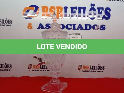 LOTE 032 - 01 SUQUEIRA DE VIDRO 05 LITROS. (NO ESTADO) ATENÇÃO! FAZER A VISITAÇÃO ANTES DE ARREMATAR, NÃO SABEMOS SE FUNCIONA. LEILÃO NÃO TEM GARANTIA E NEM DEVOLUÇÃO, SUJEITO A POSSÍVEIS AVARIAS VISÍVEIS/OCULTAS E/OU AUSÊNCIA DE COMPONENTES.